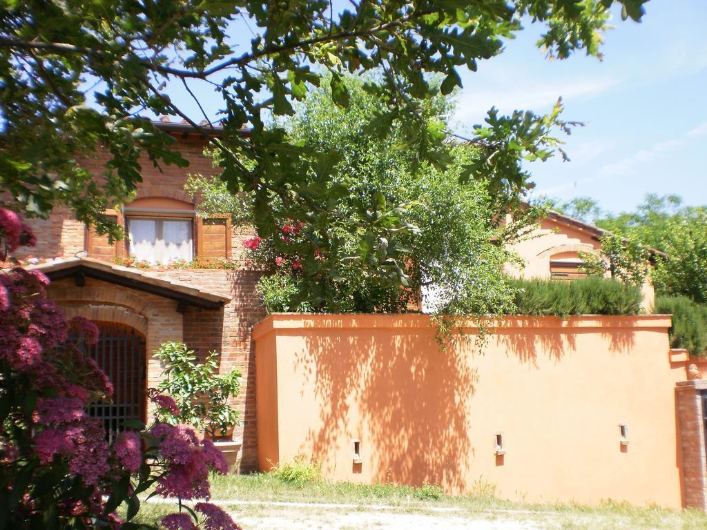 Agriturismo Poggio Al Tesoro Crespina Værelse billede