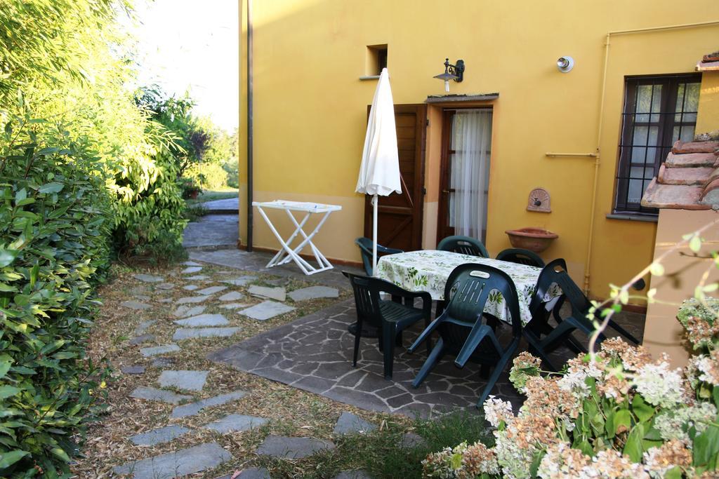 Agriturismo Poggio Al Tesoro Crespina Eksteriør billede