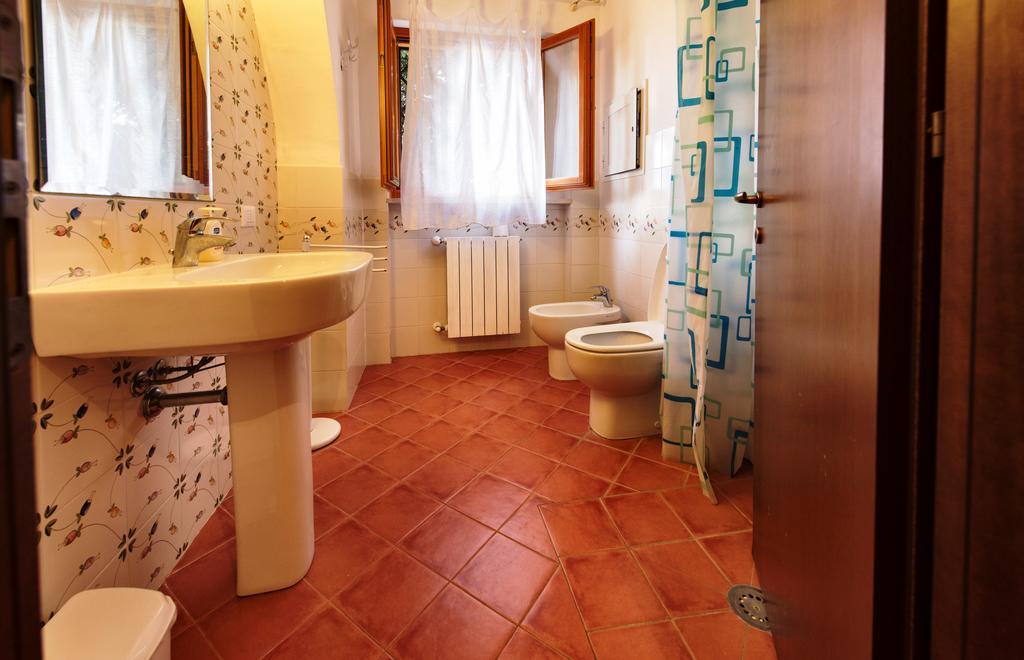 Agriturismo Poggio Al Tesoro Crespina Eksteriør billede