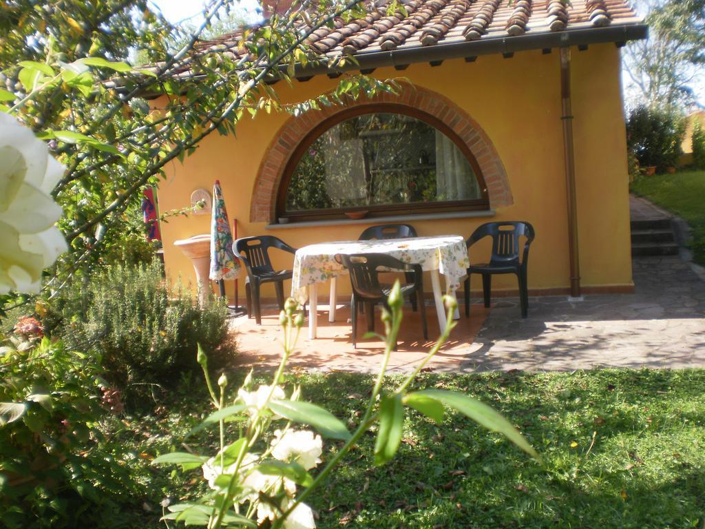 Agriturismo Poggio Al Tesoro Crespina Eksteriør billede